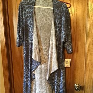 NWT Knit kimono Small